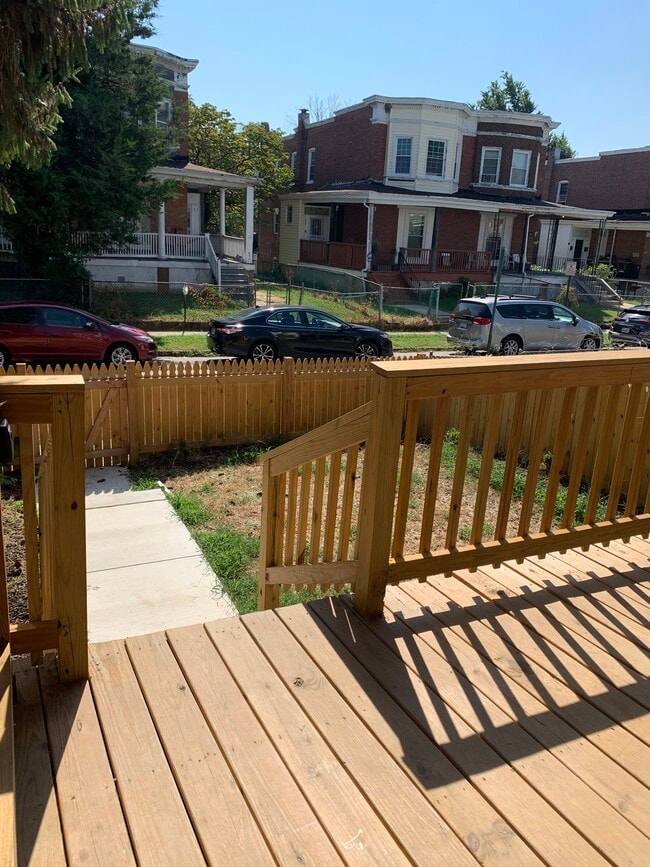 Building Photo - 3604 Oakmont Ave