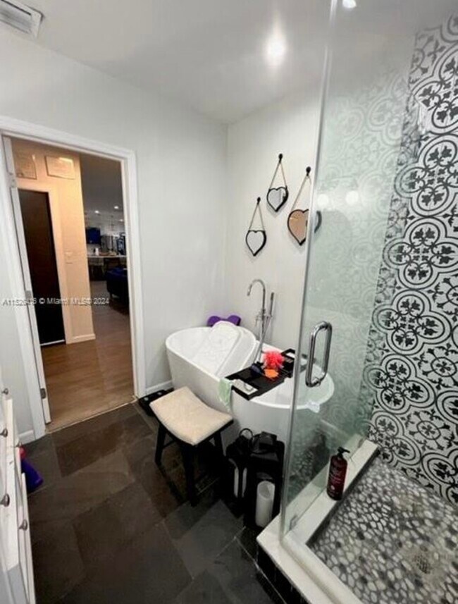 Building Photo - 496 W Melrose Cir