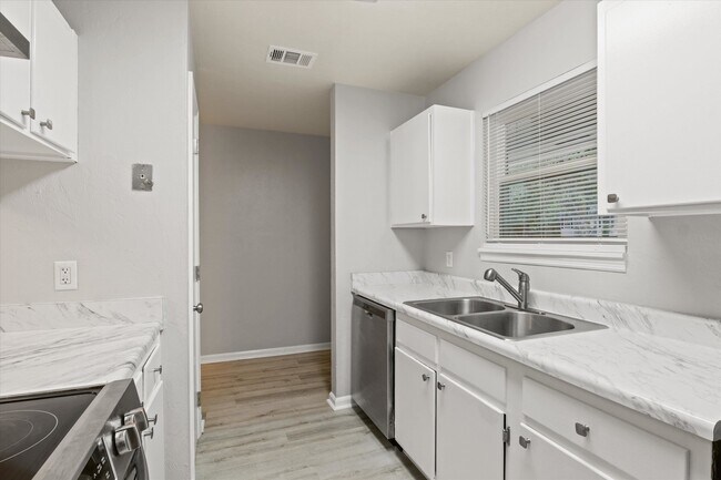 Building Photo - 4155 Brewster Rd