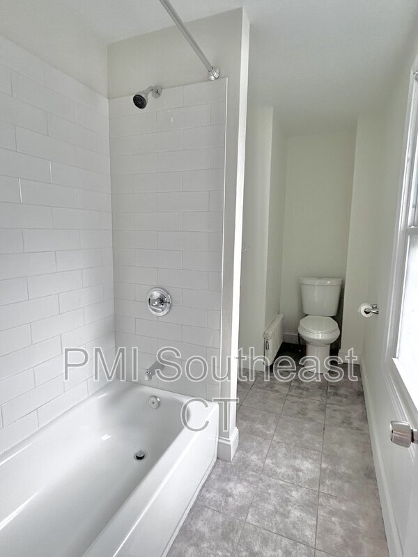 Building Photo - 54 Roath St