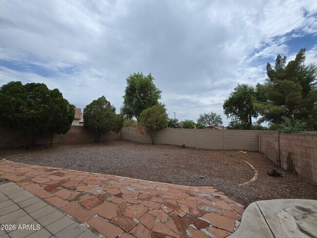 Building Photo - 844 S Roca Ct