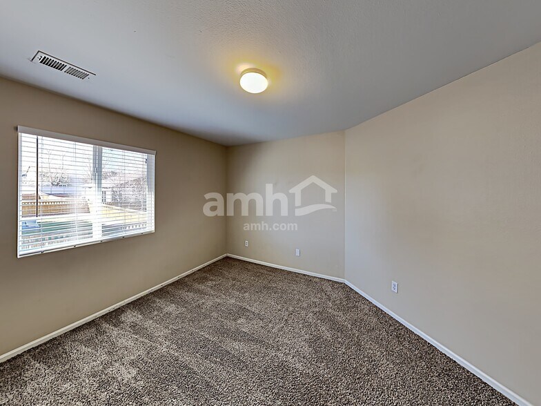 Building Photo - 5163 Pelican St