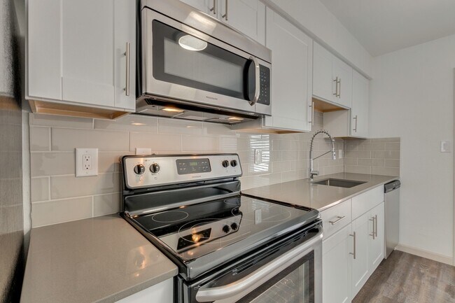 Building Photo - $0 First Month Rent! Remodeled 2 Bed Casita w/ Private Patio, W/D & Pool
