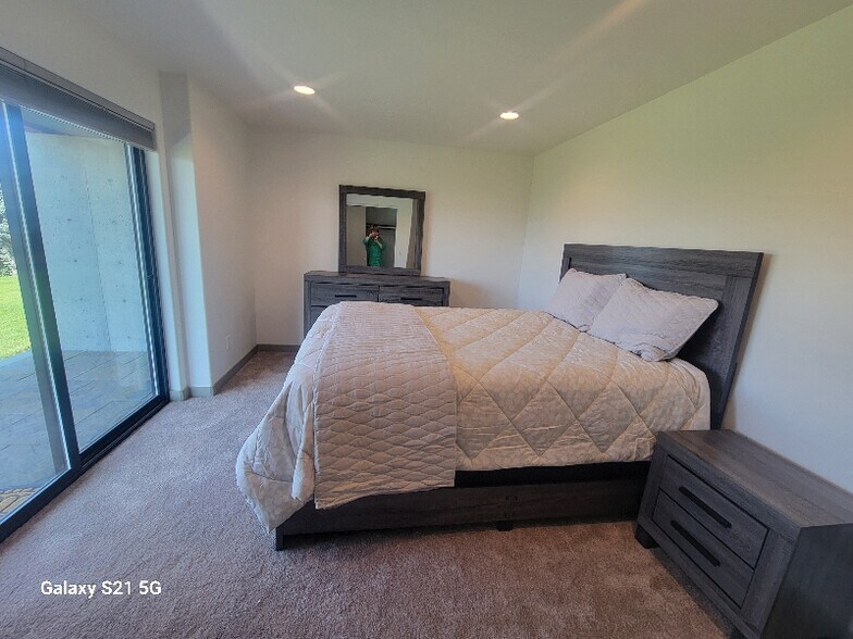 Building Photo - 2700 Old Dufur Rd