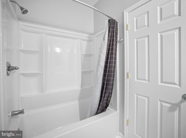 Building Photo - 44163 Azalea Ct