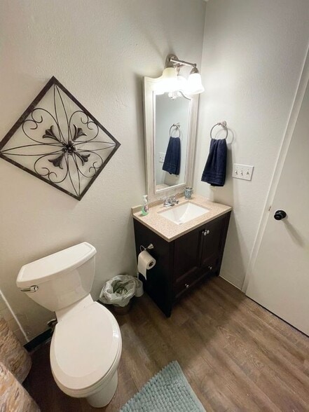 Building Photo - 455 S Morain St