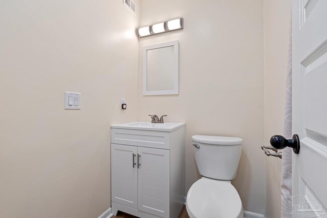 Building Photo - 4844 Huron Dr