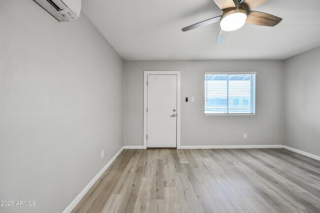 Building Photo - 3025 N 32nd St