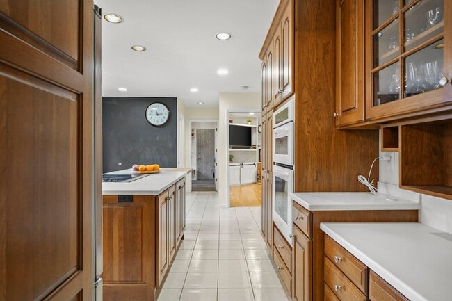 Building Photo - 310 Yosemite Trail