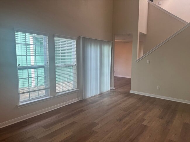 Building Photo - Nice 2 story townhome for rent in quiet ne...