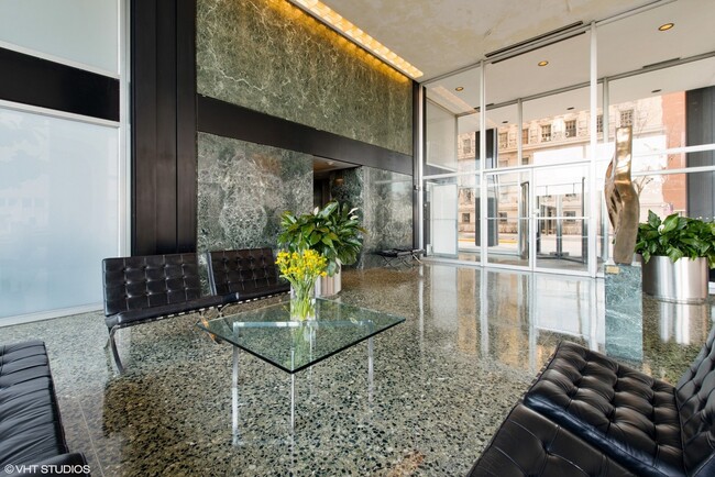 Building Photo - 910 N Lake Shore Dr