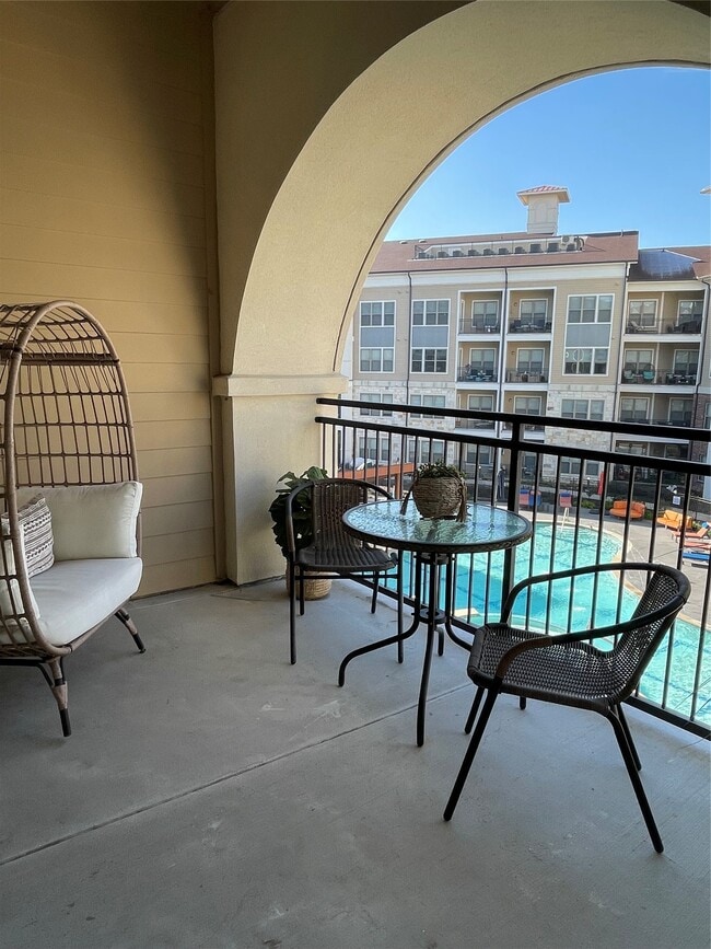 Building Photo - 12840 Jones Rd