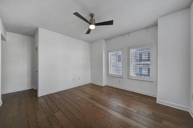 Building Photo - Beautiful 2 Bed 2 Bath Condo in Dilworth!