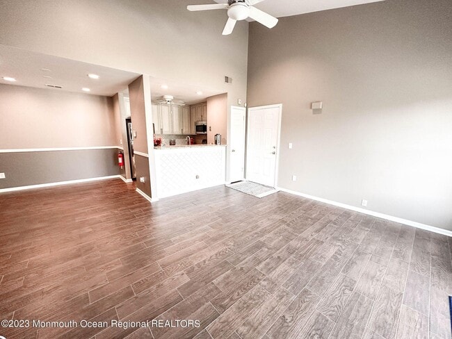 Building Photo - 2 Basset Ct