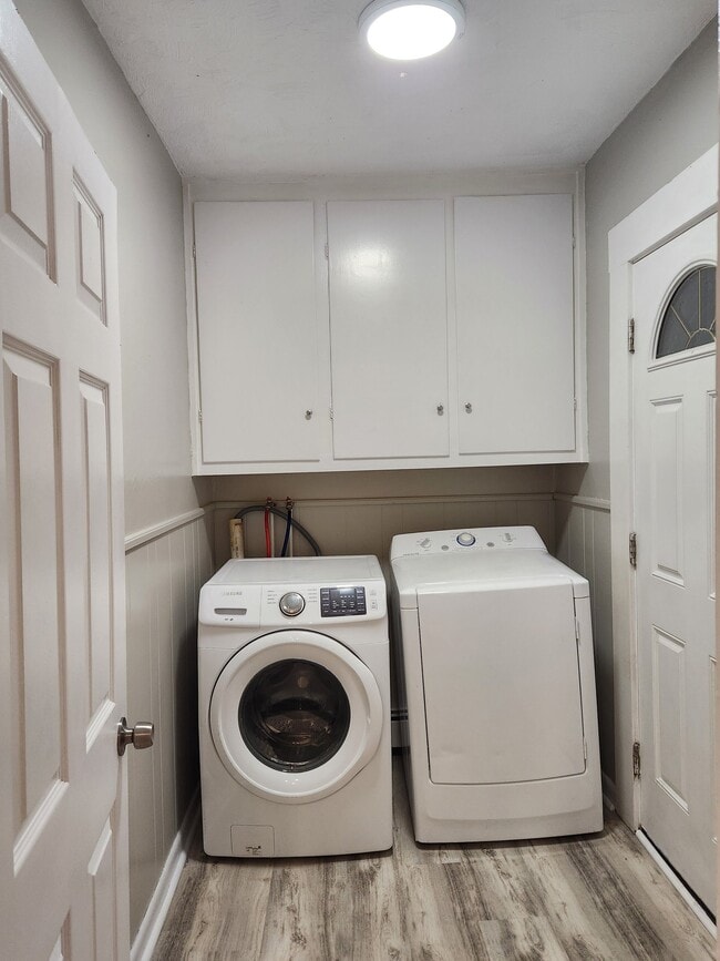 Building Photo - 45 Dumais St