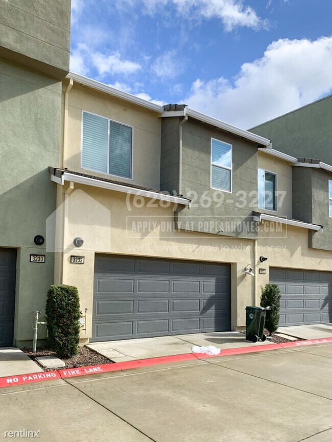 Building Photo - 3 br, 2.5 bath House - 3232 Bridgeway Drive -