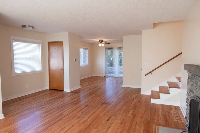 Building Photo - 9054 SW 38th Ave