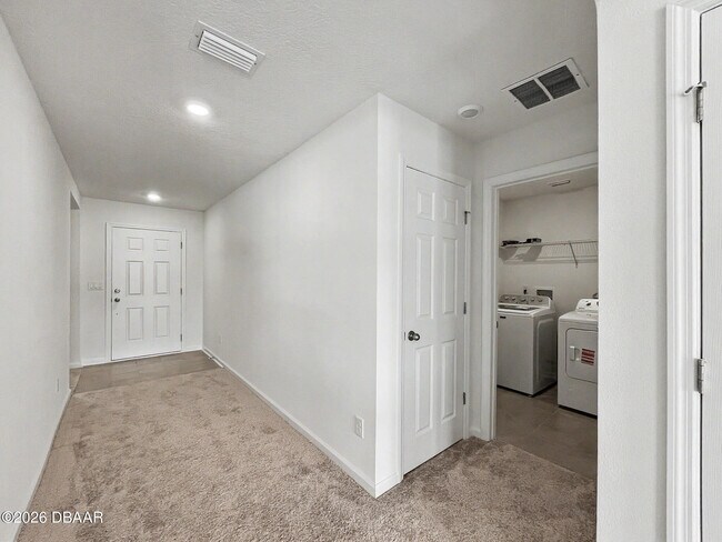 Building Photo - 55 Signet Cir