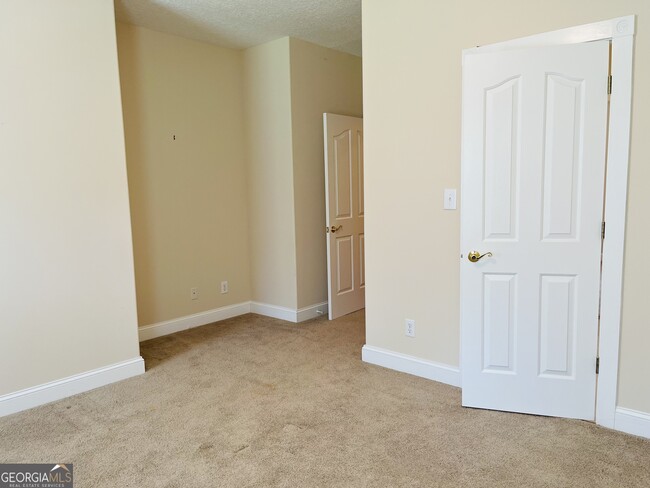 Building Photo - 947 Beavers Rd