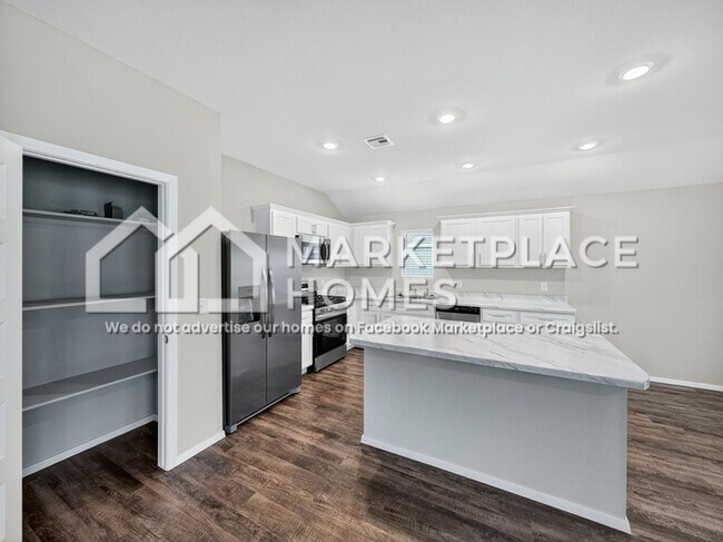 Building Photo - 23198 S Mae Dr