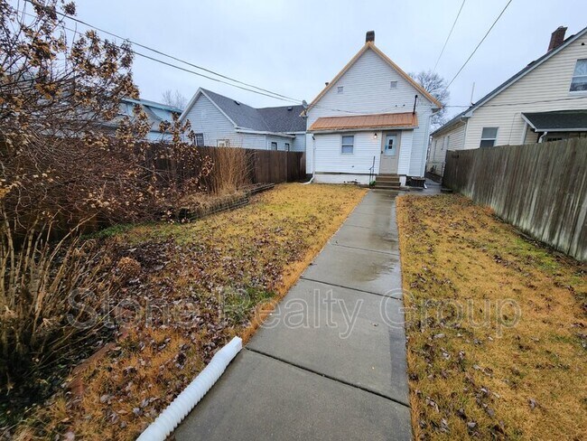 Building Photo - 1809 S Center St