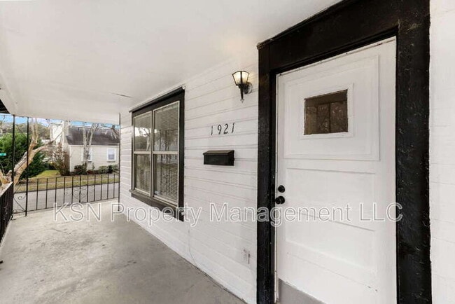 Building Photo - 1921 Reynolds St