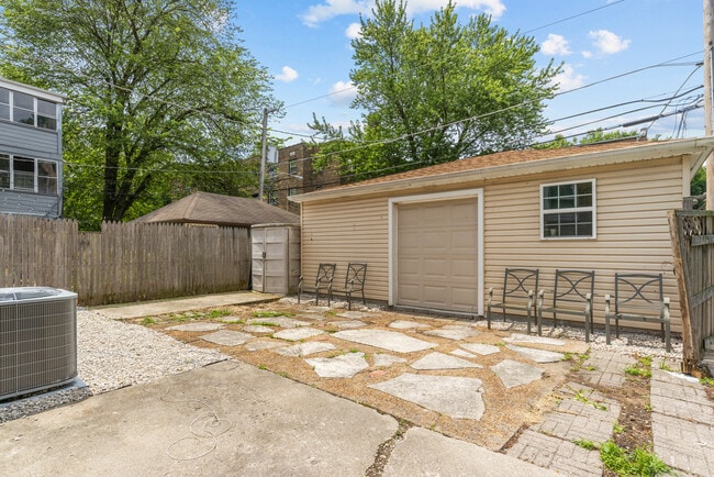 Building Photo - 236 Callan Ave