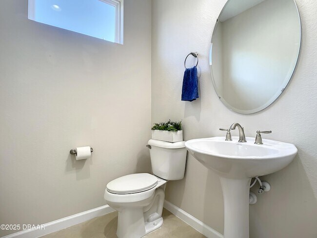 Building Photo - 321 Compass Rose Dr