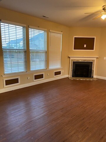 Living Room Fireplace - 603 Bunker Ct