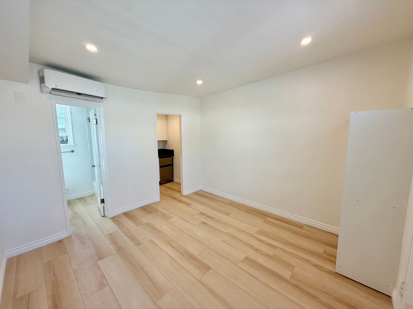 Building Photo - 10340-10360 Bellwood Ave