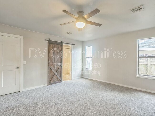 Building Photo - 3408 Oak Grove Dr
