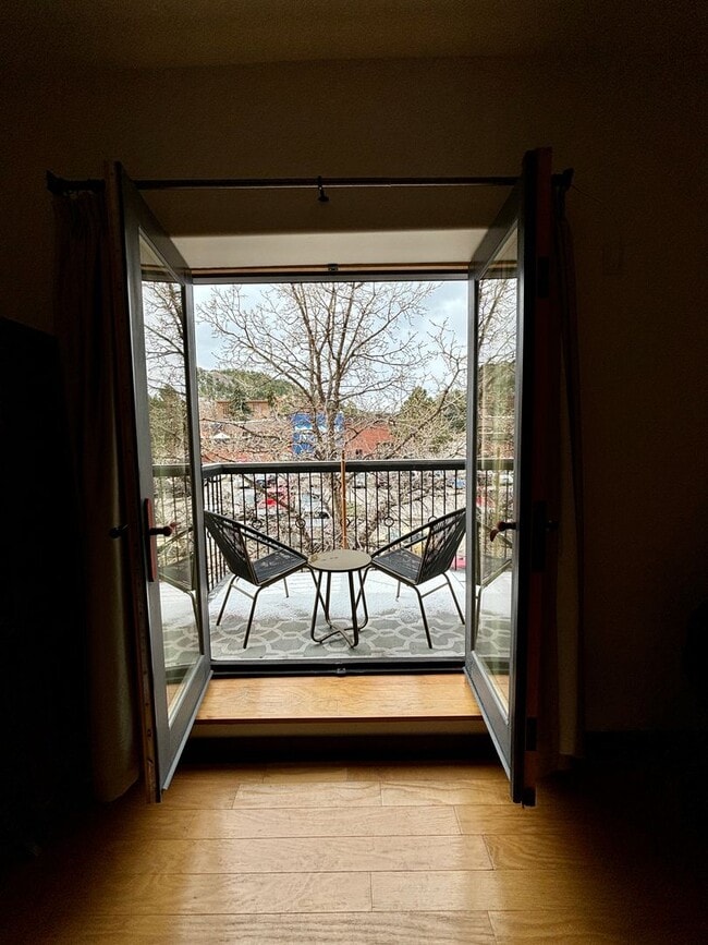 Building Photo - 1 Bed 1 Bath Condo in the heart of Down Town!