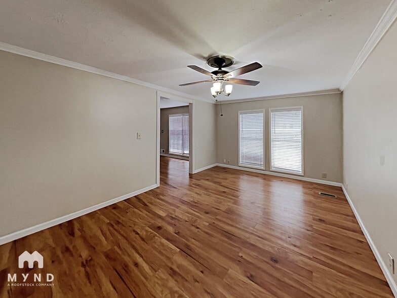 Building Photo - 2570 Rolling View Dr