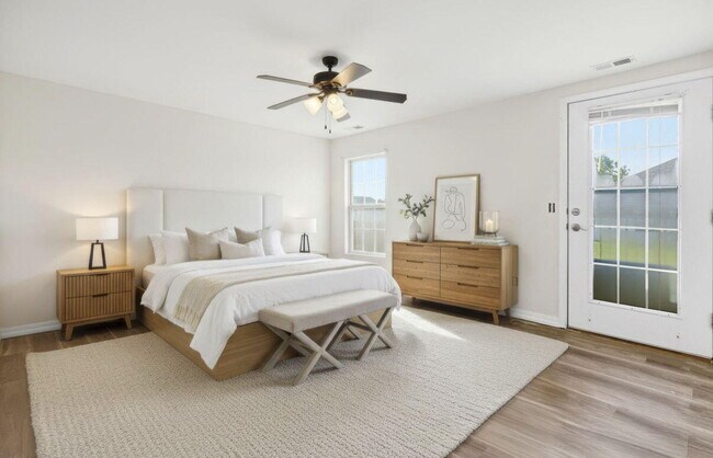 Building Photo - 1127 N Northwood Ave