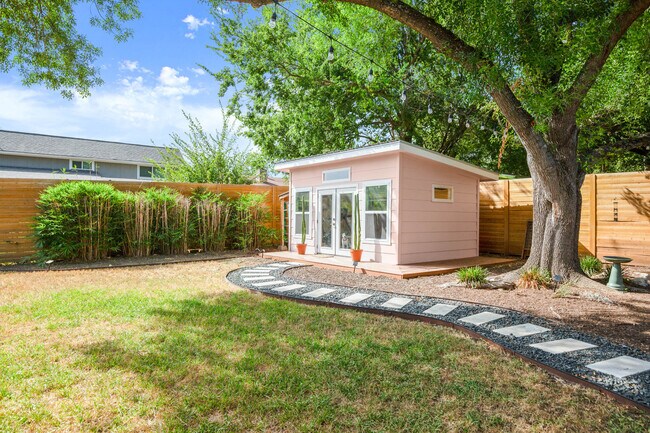 Building Photo - 8201 Dixon Dr