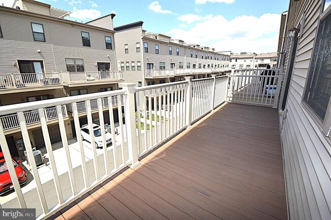 Building Photo - 44840 Tiverton Sq