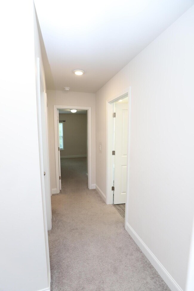 Building Photo - 870 Curlew Cir