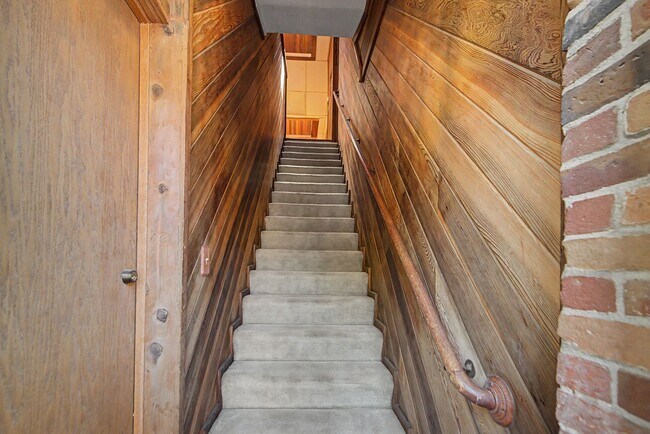 Building Photo - 1113