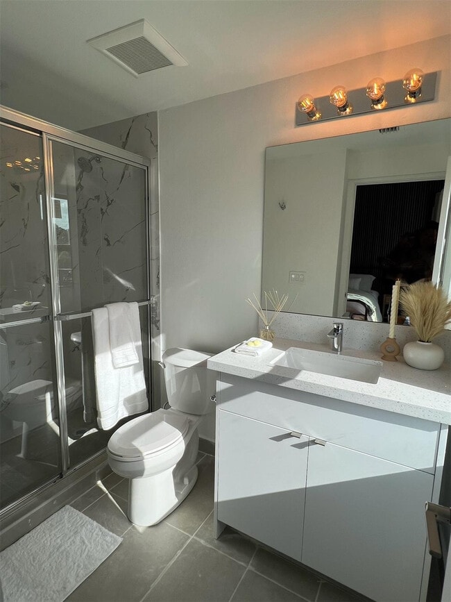 Building Photo - 2526 Pierce St