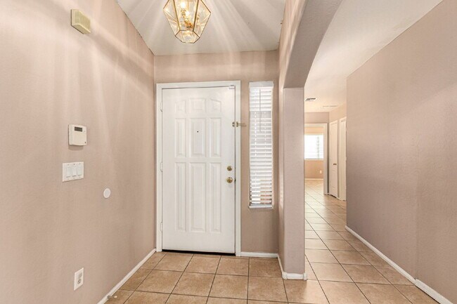 Building Photo - 10344 W Trumbull Rd