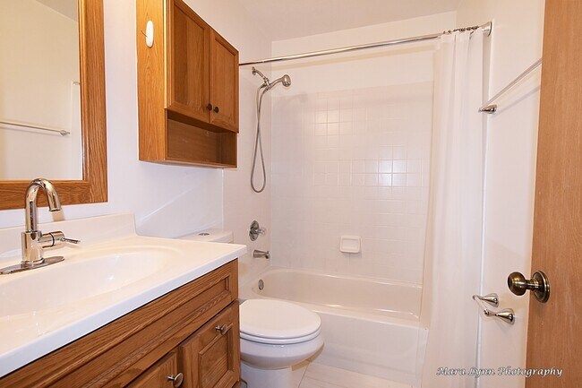 Building Photo - 2824 Wheatland Ct