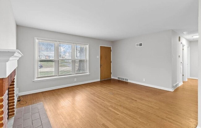 Building Photo - 713 Huntwood Ln