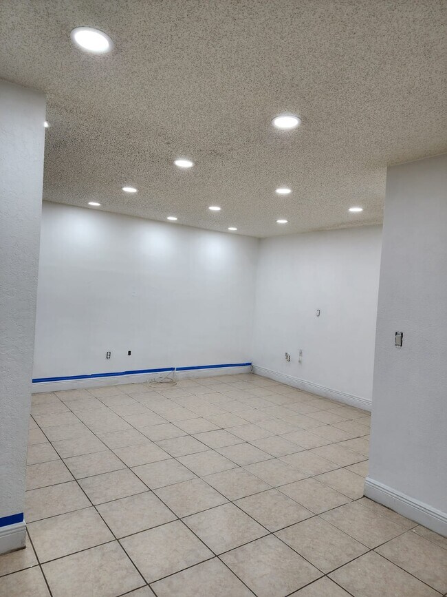 Building Photo - 7205 W 3rd Ave