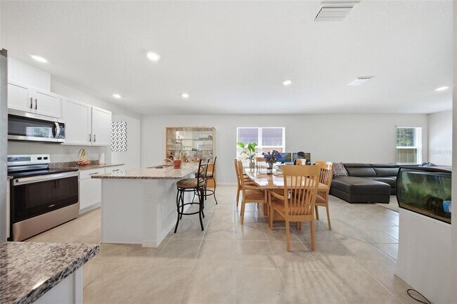 Building Photo - 479 Pelham Park Dr