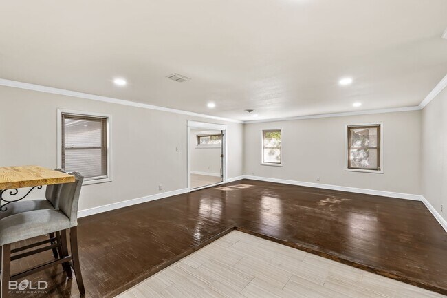 Building Photo - 1606 Joy Dr