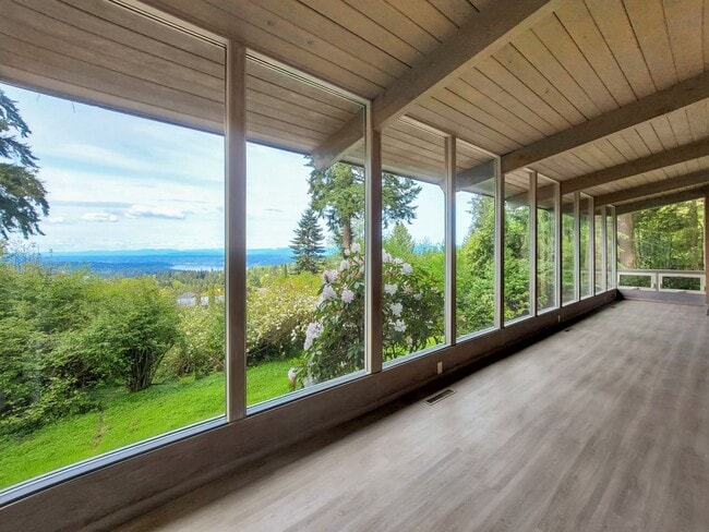Primary Photo - Vintage architectural home looking over Seattle and Bellevue metropolitan skyline.