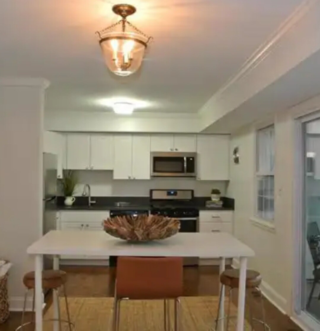 Building Photo - 341 Homeland Southway