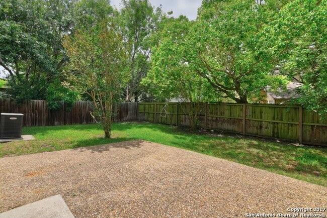 Building Photo - 3/2 1 Story Open Concept Far West SA