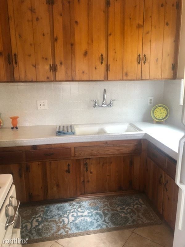Building Photo - 2 br, 1.5 bath Apartment - 2143 Thomas Ave