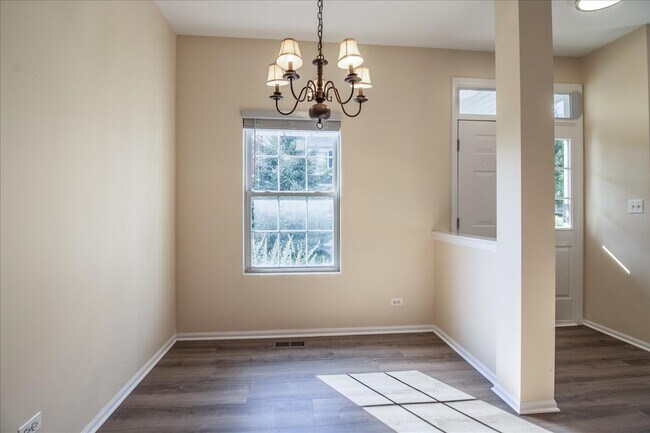 Building Photo - 2306 Reflections Dr